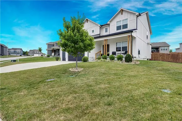 6613 NW 106th ST, Kansas City, MO 64154