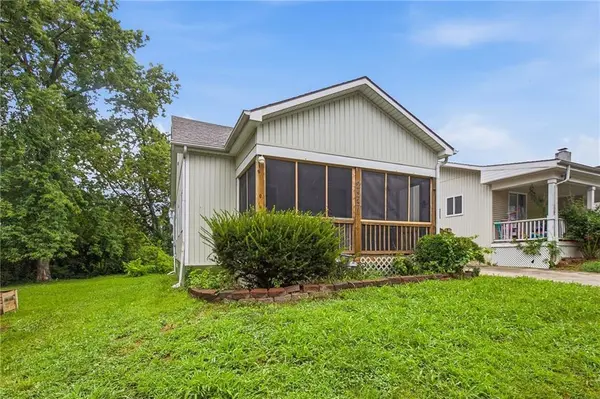 2537 Elmwood AVE, Kansas City, MO 64127
