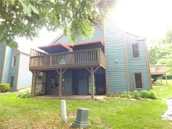306 LAKESIDE DR, Liberty, MO 64068