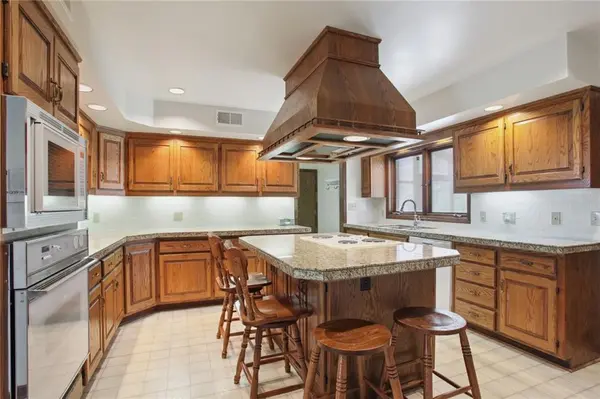 4225 Scott RD, Kansas City, MO 64137