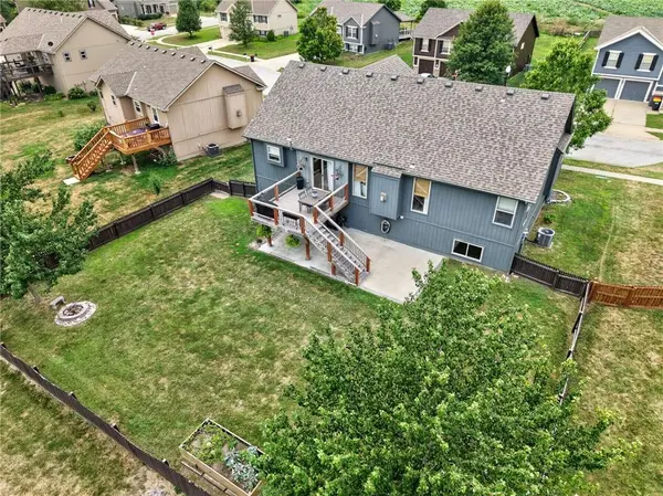 901 N Birch ST, Kearney, MO 64060