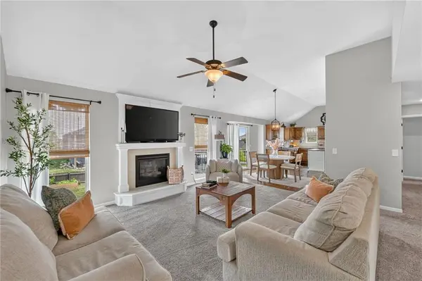 901 N Birch ST, Kearney, MO 64060