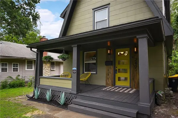 2403 E 69th TER, Kansas City, MO 64132