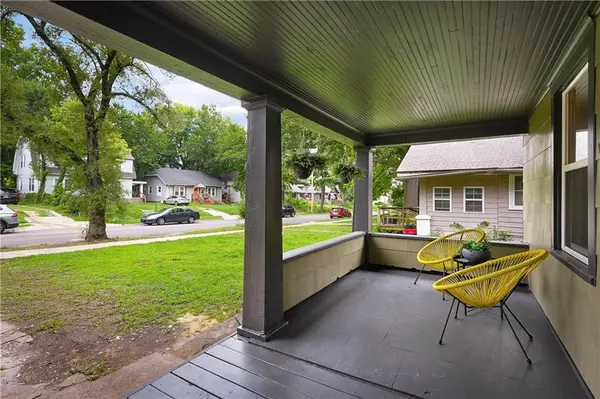 2403 E 69th TER, Kansas City, MO 64132
