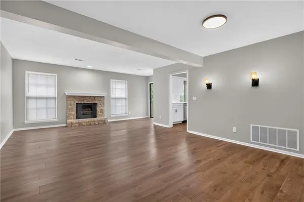 12726 W 110th TER, Overland Park, KS 66210