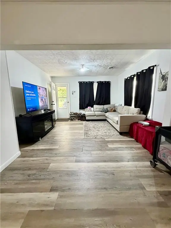 800 E Hill ST, Independence, KS 67301