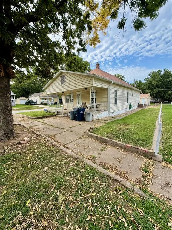 800 E Hill ST, Independence, KS 67301