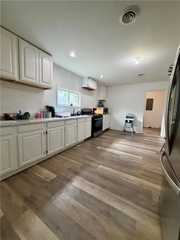 800 E Hill ST, Independence, KS 67301