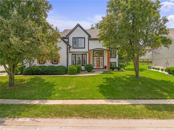 23603 W 53rd TER, Shawnee, KS 66226