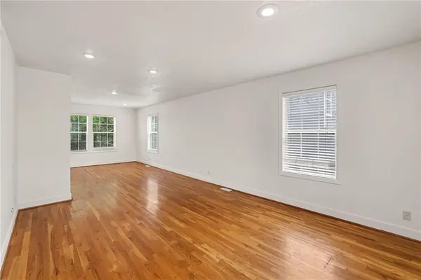 1112 E 81st ST, Kansas City, MO 64131