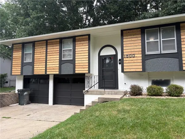 1500 NW 50th ST, Blue Springs, MO 64015