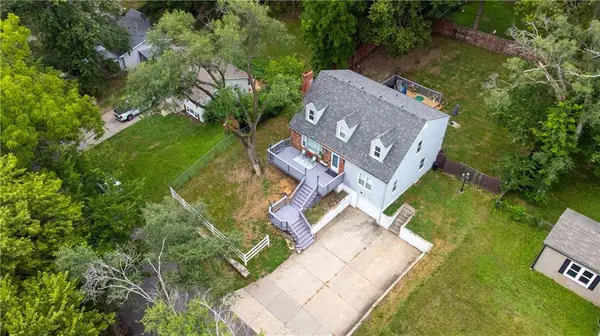 3627 N Walrond AVE, Kansas City, MO 64117