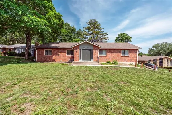 8021 Holmes RD, Kansas City, MO 64131