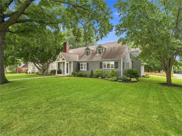 2625 W 50th ST, Westwood, KS 66205