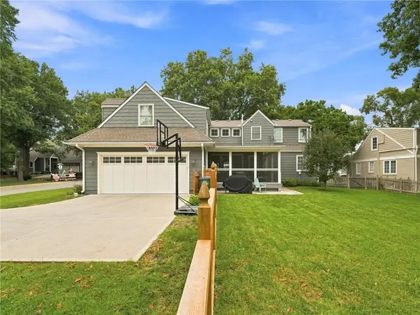 2625 W 50th ST, Westwood, KS 66205