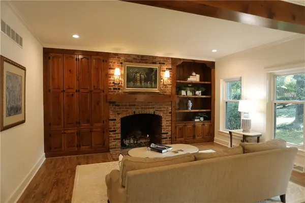 500 NW 44 TER, Gladstone, MO 64116