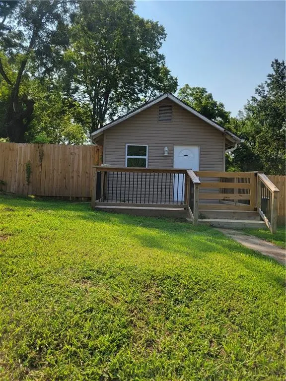 4208 Spruce AVE, Kansas City, MO 64130