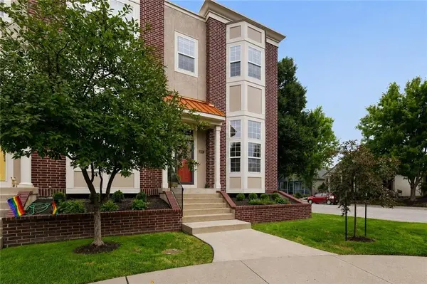 2901 Gentry Park Pkwy, North Kansas City, MO 64116