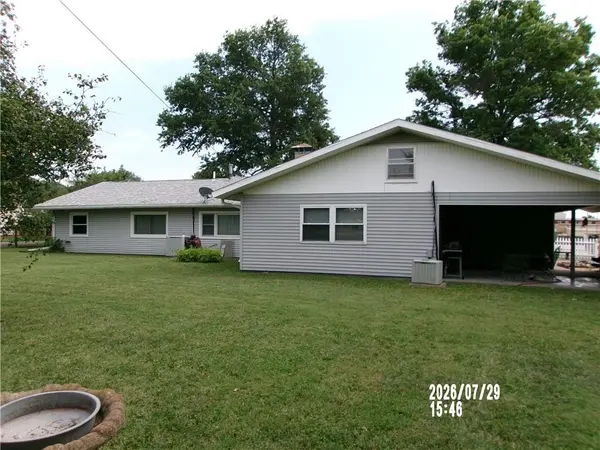 220 W Garfield ST, Iola, KS 66749