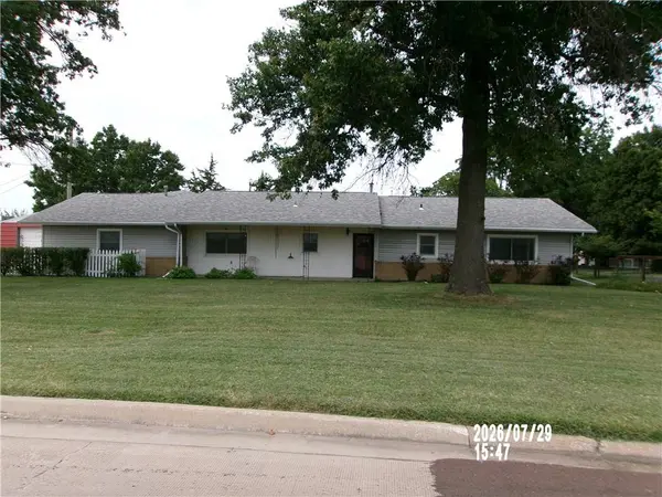 220 W Garfield ST, Iola, KS 66749