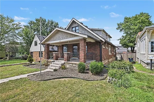 4428 Summit ST, Kansas City, MO 64111