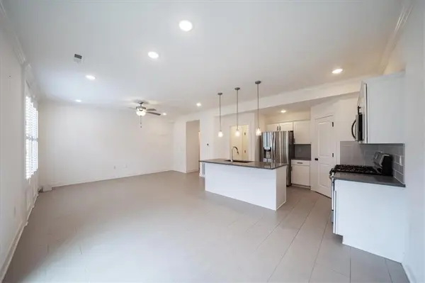 7328 Aaron ST, Parkville, MO 64152
