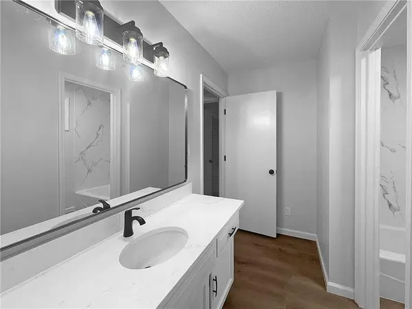 3229 Big Horn CT, Lawrence, KS 66049