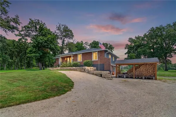 21801 S Martha RD, Peculiar, MO 64078