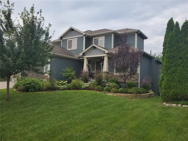 400 Mill Creek DR, Lee's Summit, MO 64063