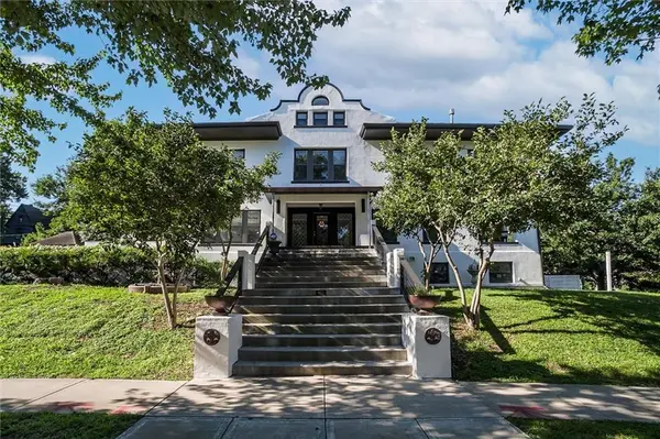 401 E 36th ST, Kansas City, MO 64109