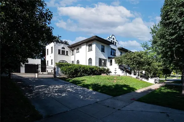 401 E 36th ST, Kansas City, MO 64109