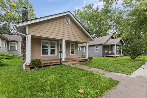 707 S Tremont AVE, Ottawa, KS 66067