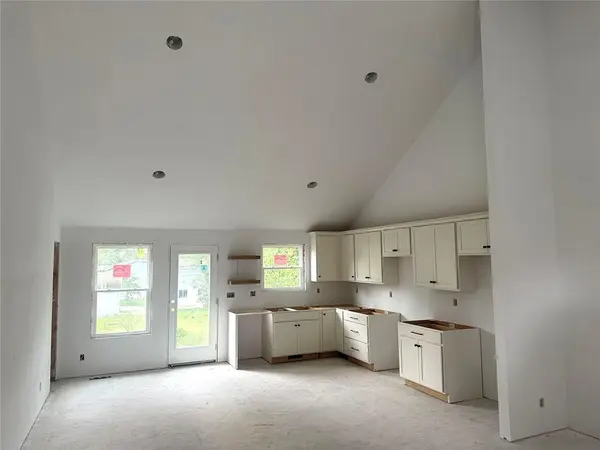 800 SW South AVE, Blue Springs, MO 64015