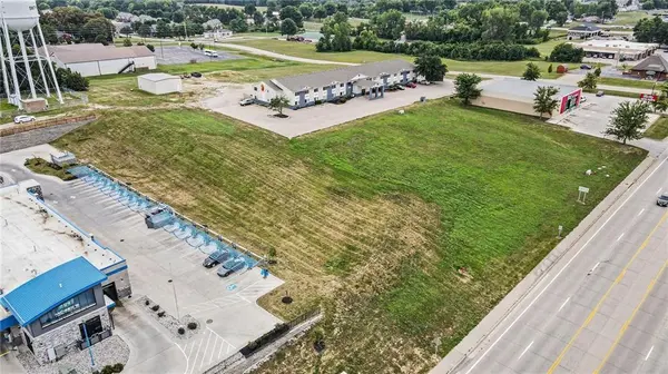 000 N 169 HWY, Smithville, MO 64089
