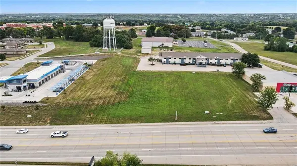 000 N 169 HWY, Smithville, MO 64089