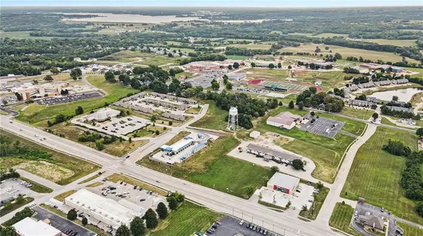 000 N 169 HWY, Smithville, MO 64089