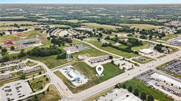 000 N 169 HWY, Smithville, MO 64089