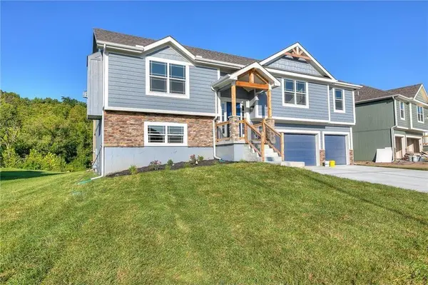 519 Skyview LN, Liberty, MO 64068