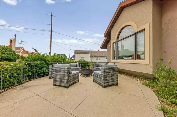 6109 Blue Ridge BLVD, Kansas City, MO 64133