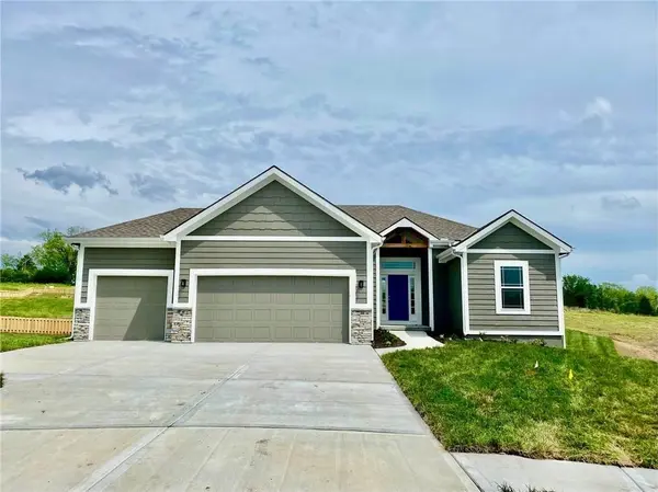 528 Skyview LN, Liberty, MO 64068