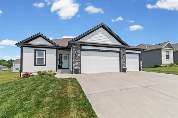 7710 NE 107th ST, Kansas City, MO 64157