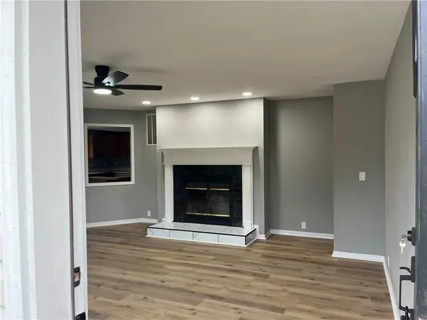 10 Nebraska DR, Linn Valley, KS 66040