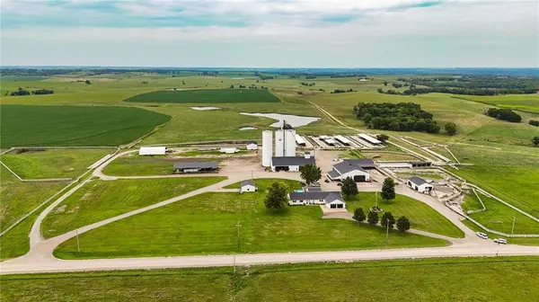 198 N 1250 RD, Berryton, KS 66409