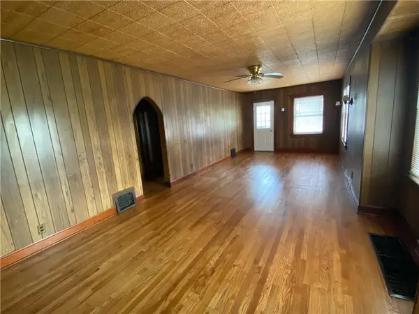 2701 Parallel AVE, Kansas City, KS 66104