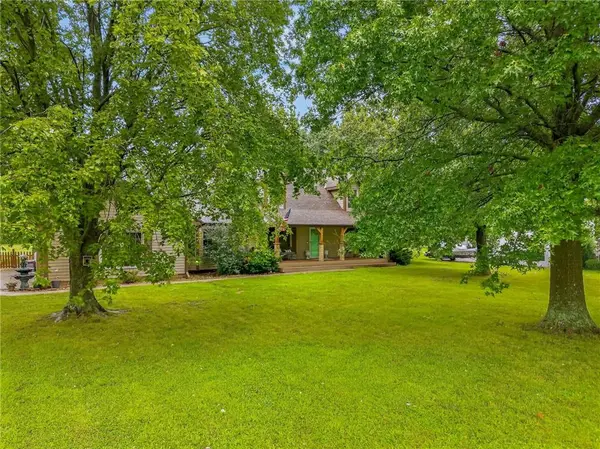 25302 E 130TH ST, Greenwood, MO 64034