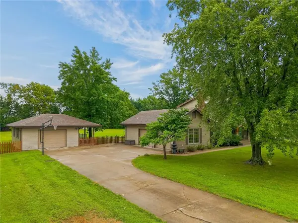 25302 E 130TH ST, Greenwood, MO 64034