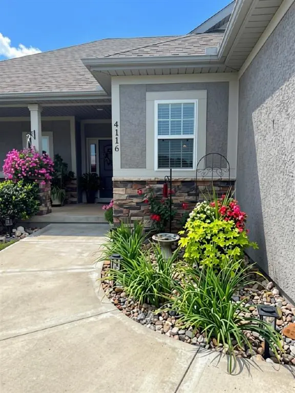 4116 Autumn Ridge CT, St Joseph, MO 64505