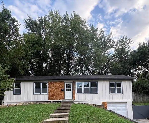 9425 E 67th TER, Raytown, MO 64133