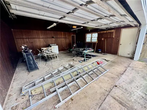 805 S 2nd ST, Clinton, MO 64735