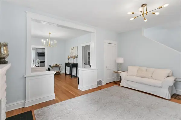 4004 Bell ST, Kansas City, MO 64111